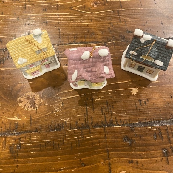 SET of Three Vintage Readers Digest Ceramic Bell Ornaments circa 1991 - Picture 7 of 13